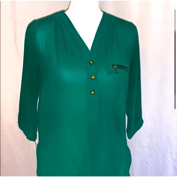 AKIRA Sheer High/Low Top - Picture 2 of 6